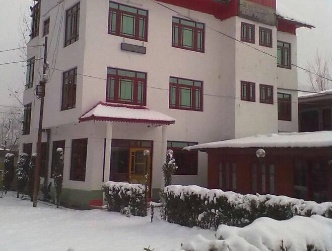 Hotel Raj Palace, Srinagar 1
